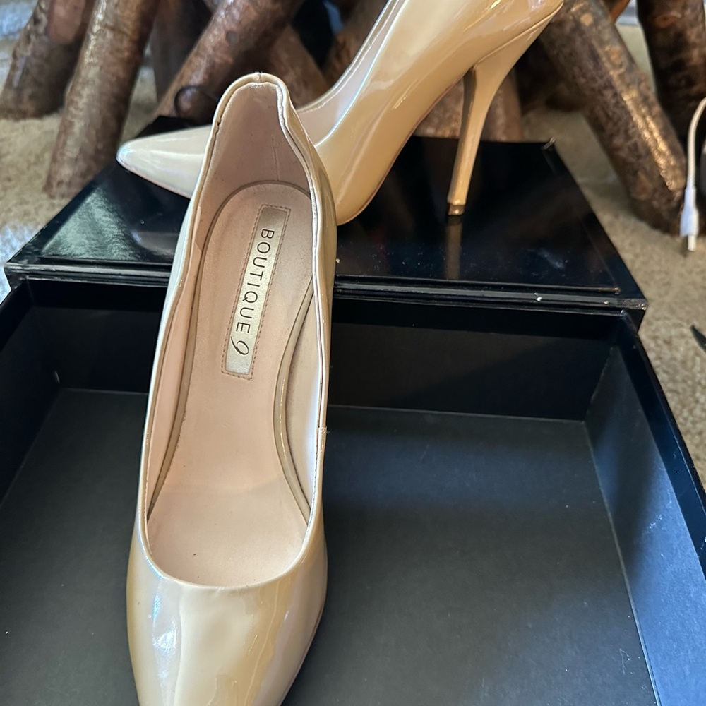 High heels - Picture 2 of 3